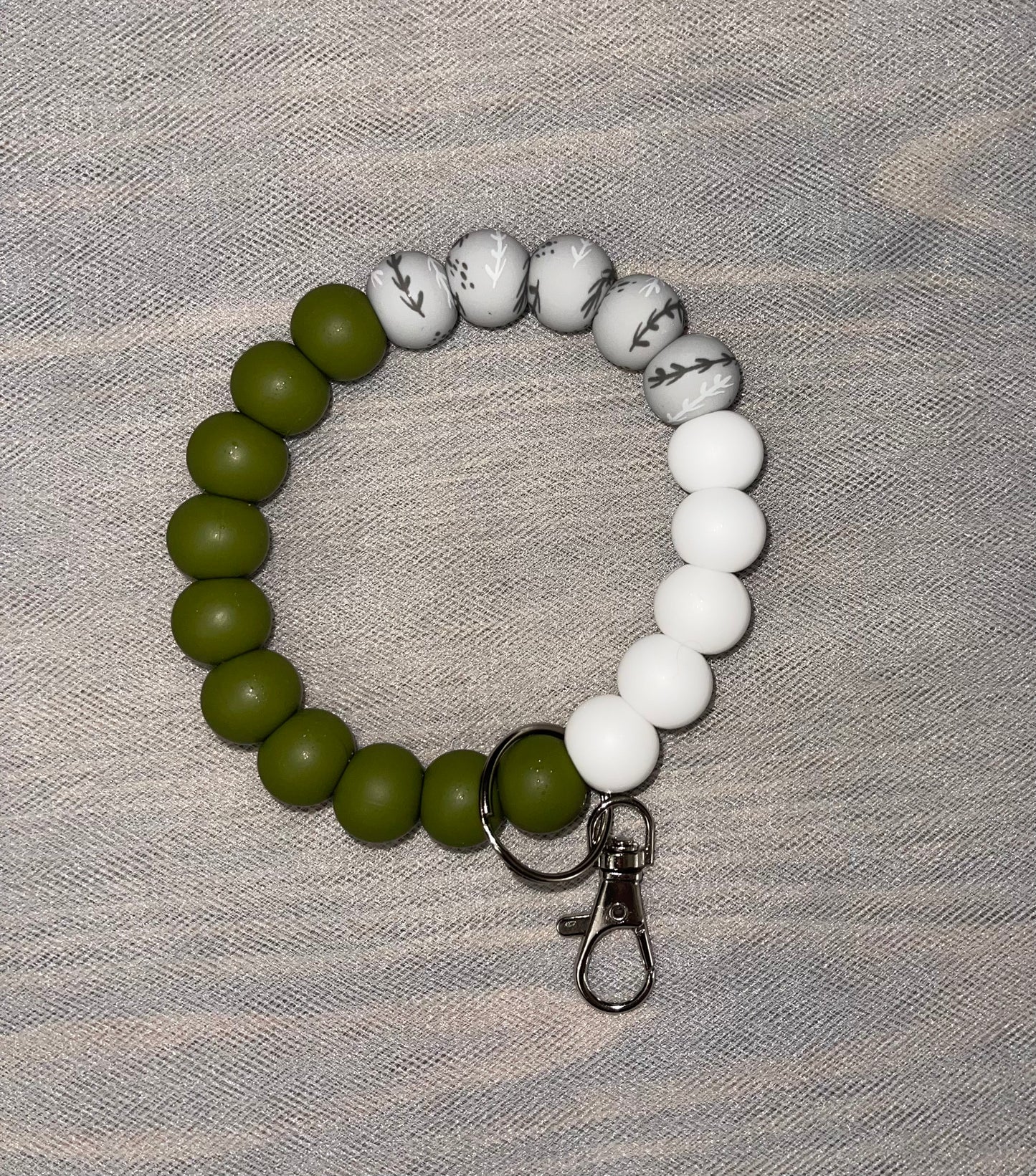 Olive and Vine Keychain Wristlet M/L - 20 beads